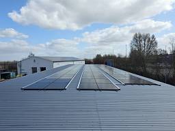 Sonnenkraft PV System, montiert in 06406 Bernburg © Solarzentrum Bernburg GmbH Sonnenkraft PV System, montiert in 06406 Bernburg © Solarzentrum Bernburg GmbH